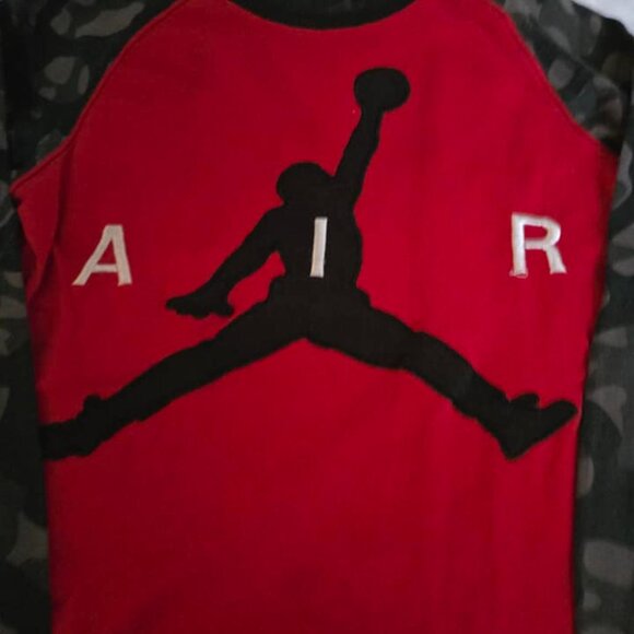 Boys Size Medium Air Jordon/Camo Long Sleeve PJ Top - Picture 3 of 6